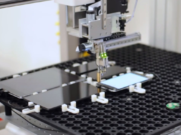 Google Uses a Robot to Test Android Phones for Lag (Video)