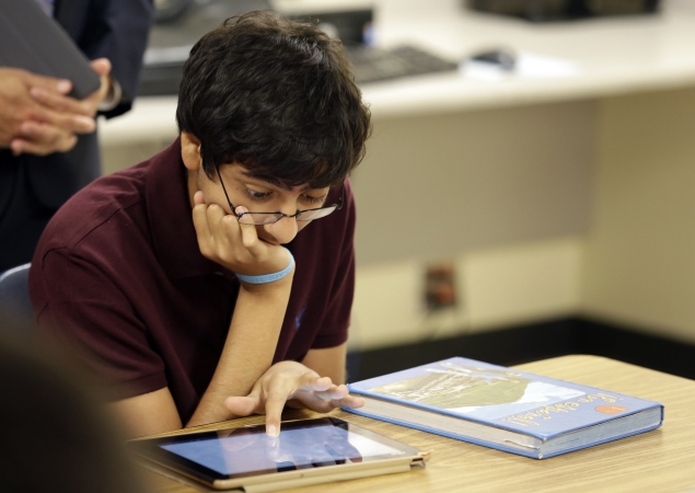 Los Angeles to give an iPad to every school student