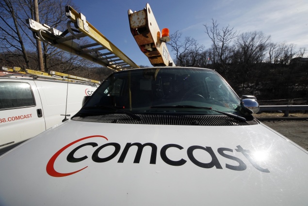 Comcast to sell digital movies via set-top box, website