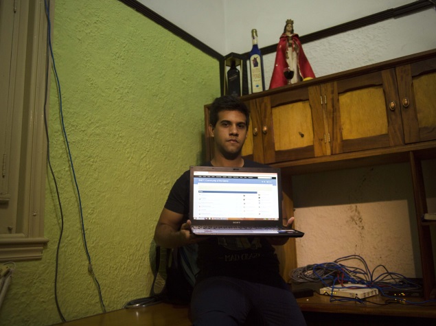 Cuban Youth Build Secret Computer Network Despite Wi-Fi Ban