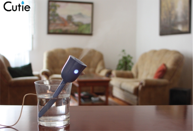 This Little Gadget Turns an Ordinary Glass of Water Into a Humidifier