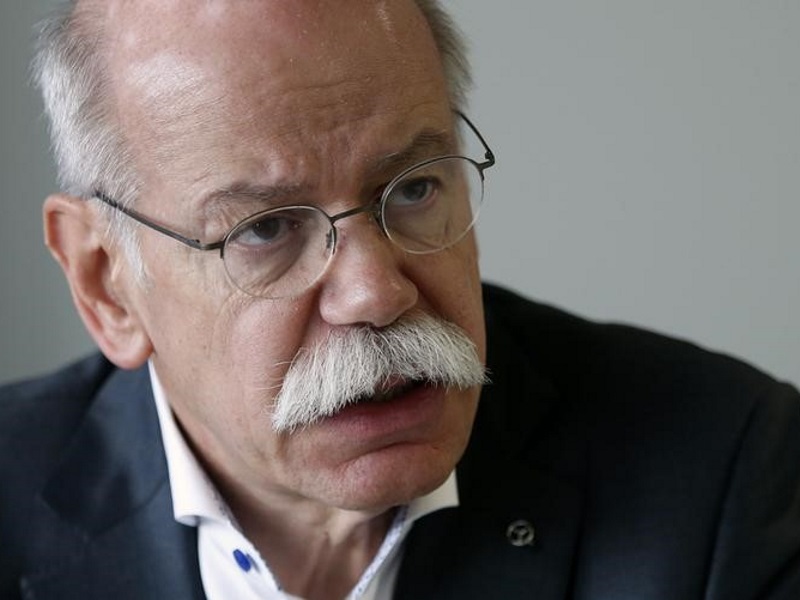 Daimler CEO Says Apple, Google Making Progress on Car: Report
