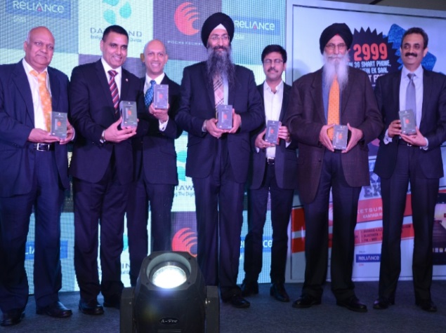 Datawind PocketSurfer Smartphones Launched With 1-Year Free Internet via RCom