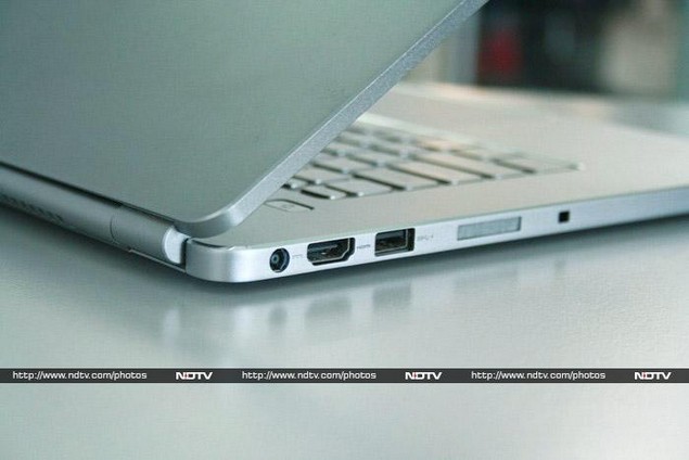 dell_inspiron_14_7000_series_hinge_ndtv.jpg