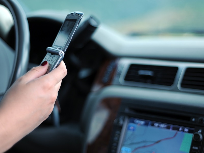 Most Parents Use Cellphones While Driving With Kids: Study