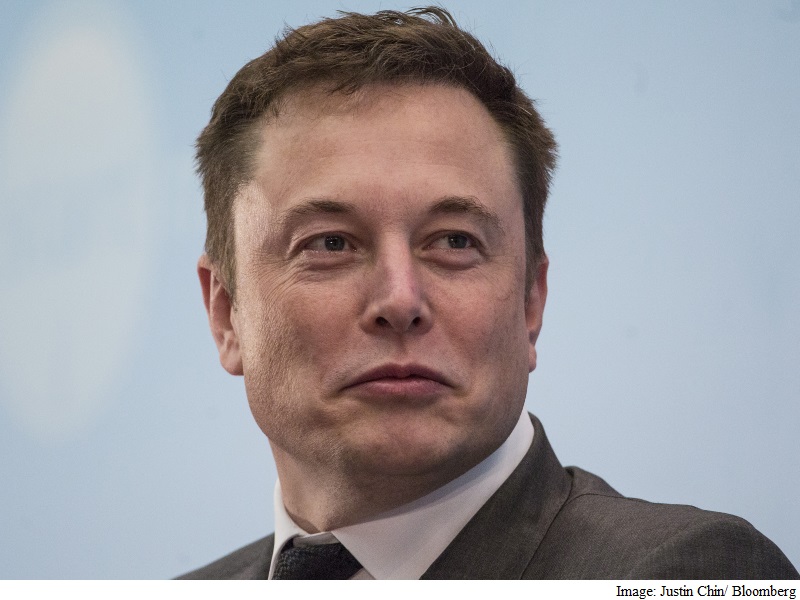 Musk, in His On-Site Sleeping Bag, Keeps Tesla Manufacturing on Track