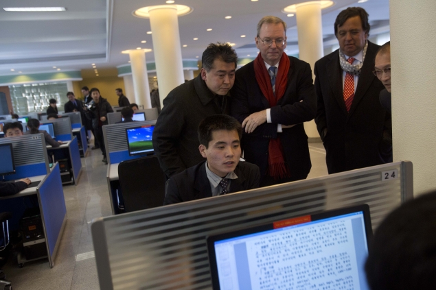 Google's Eric Schmidt gets first look of North Koreans using Internet