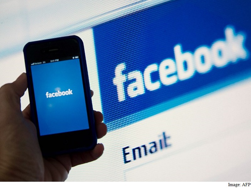 Facebook Apologises for Banning 'Undesirable' Plus-Sized Model Facebook Apologises for Banning 'Undesirable' Plus-Sized Model