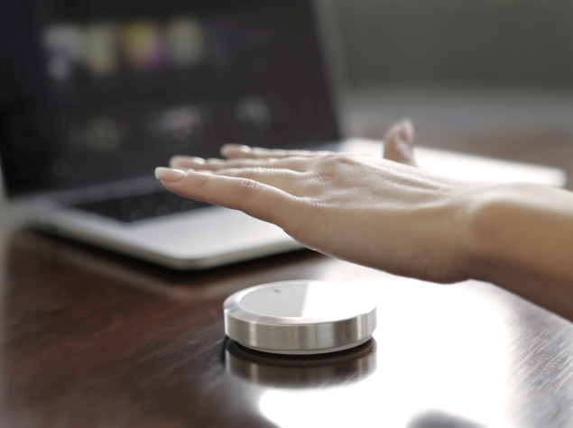 Flow Brings Together the Mouse, Dial and Leap Motion Style Gesture Recognition