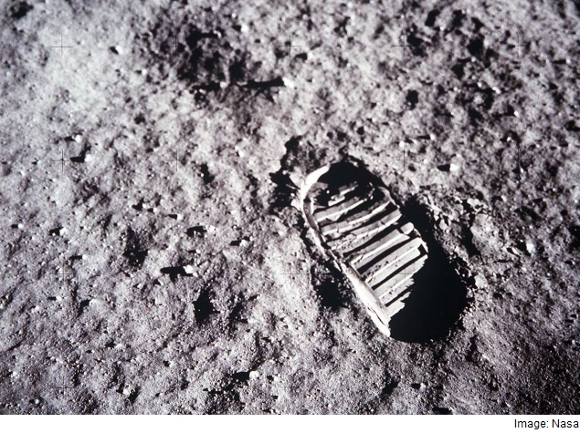 Japanese Firm Looks to Explore Moon Surface for Minerals