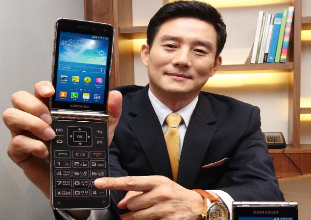 Samsung Galaxy Golden Android flip phone with dual-screens launched