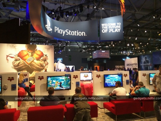 gamescom2015_sf5_booth_ndtv_3.jpg