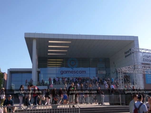 Gamescom 2015 Day One - Nintendo News, Metal Gear Solid 5, and Street Fighter V