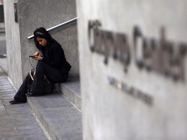 DoT Seeks Legal Opinion on TDSAT's 3G Intra-Circle Roaming Pact Ruling