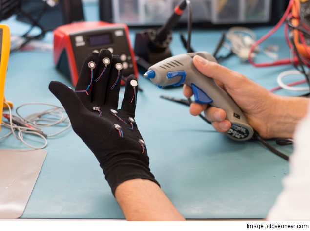 New Gloves to Let Users 'Feel' Virtual Reality
