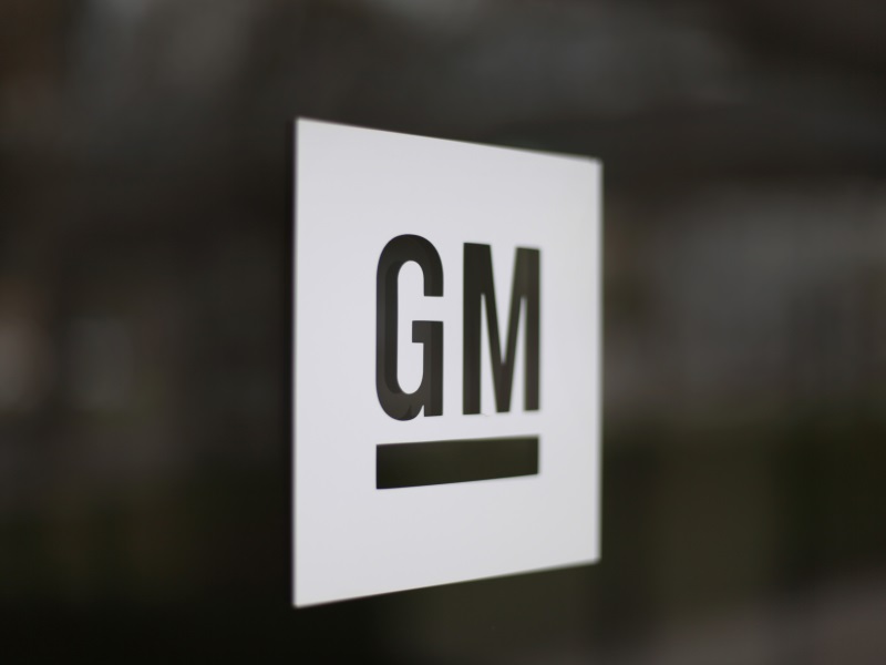 GM Forms Team for Self-Driving, Electric Cars