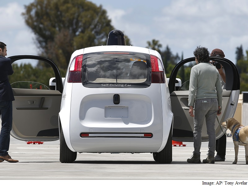 Google Reports Some Close Calls in Tests of Self-Driving Cars