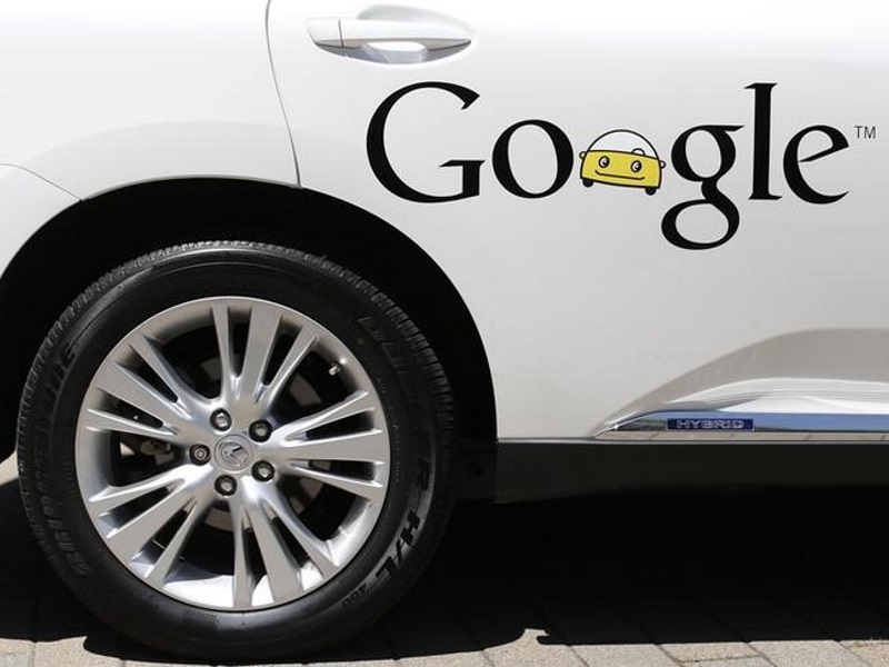 Google's Self-Driving Car Push Spurs Hiring Spree at Automakers