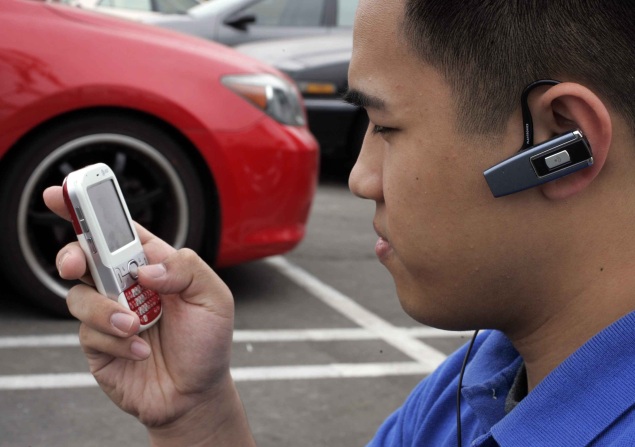 Using hands-free devices while driving can increase driving errors