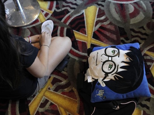 Scientists Unveil 'Invisibility Cloak' to Rival Harry Potter's