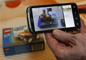 Look, no hands! Augmented reality gets a grip