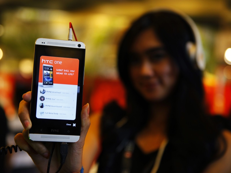 Declining Smartphone Maker HTC Booted From Blue Chip Index