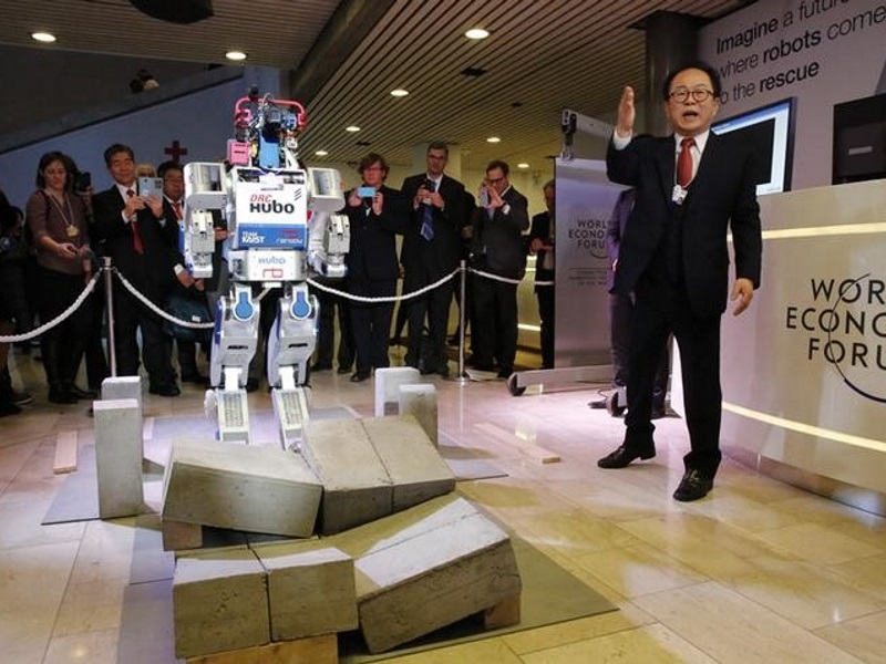 Here Come the Robots: Davos Bosses Brace for Big Technology Shocks