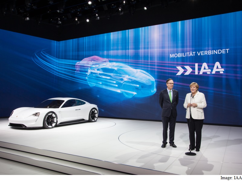 Startups, IT Giants Explore Auto World of Tomorrow