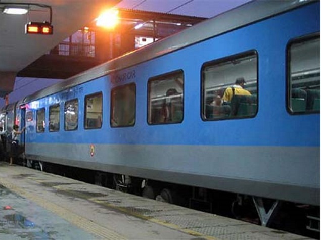 IRCTC Starts Cash on Delivery for Train Tickets