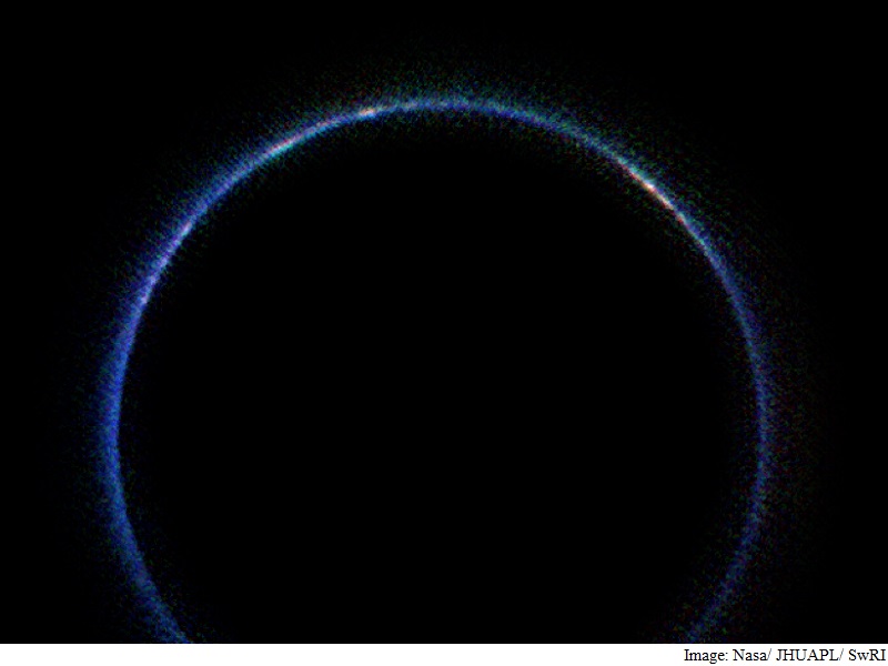 Nasa's New Horizons Probe Captures Pluto's Blue Atmosphere in Infrared