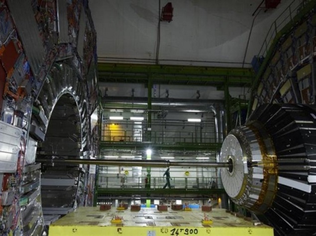 Physicists Achieve Longer Distance Quantum Teleportation