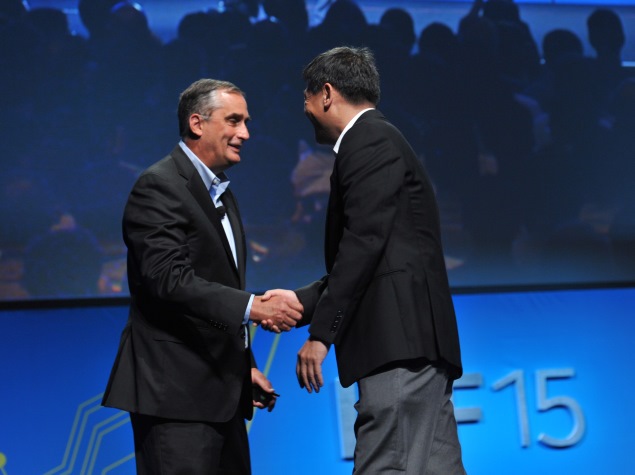 Intel Unveils New RealSense 3D Camera for Smartphones at IDF 2015