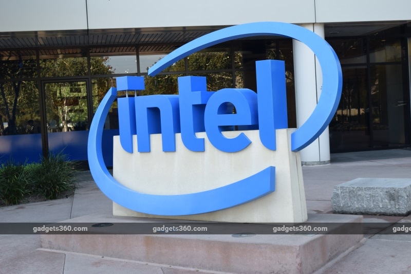 Intel Says Meltdown, Spectre Patches Can Cause Reboot Problems in Old Chips