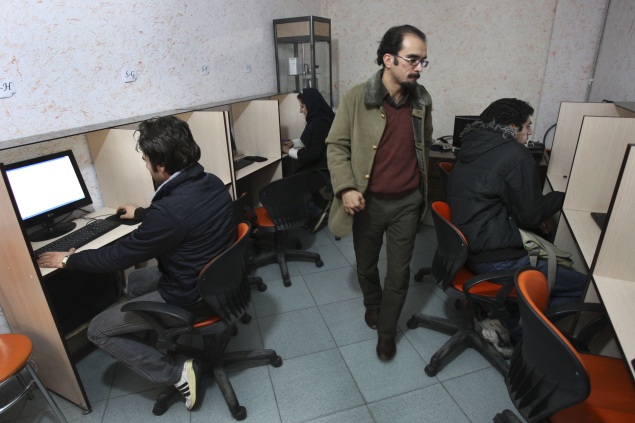 As elections draw near, Iranians confront even tighter controls on the Internet