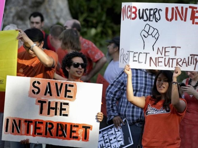 US FCC Chief Presses Experts on Mobile 'Net Neutrality' Rules