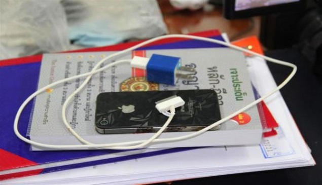 Man reportedly electrocuted while using iPhone 4S with third-party charger