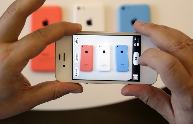 iPhone 5c 'doubts' cause shares of Apple's suppliers to fall