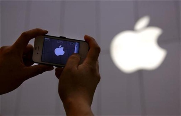 Google bolsters voice search app for iPhone