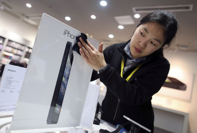 iPhone 5 opening weekend China sales top 2 million