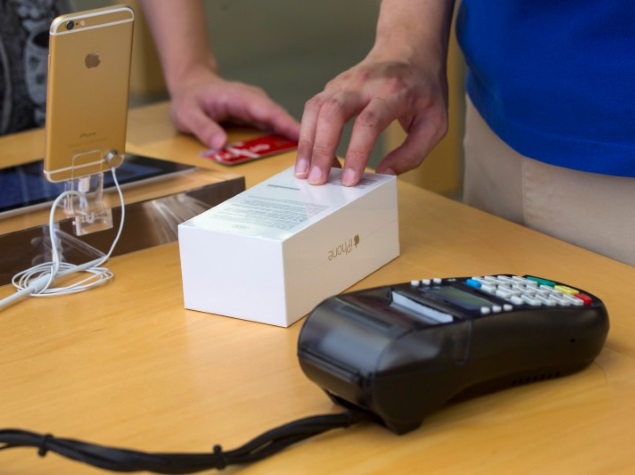 Rivals Dash To Support Apple Pay For Fear Of Losing Out