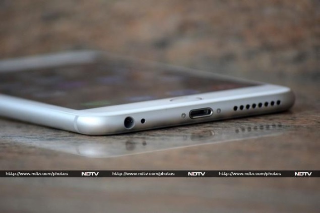 Third-Party Lightning Port Accessories Coming Soon, Says Apple