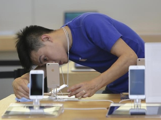 Beijing Police Shut Down Massive iPhone Counterfeiting Operation