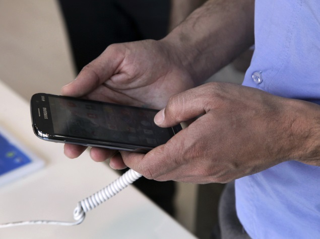 Spying Fears Prompt Smartphone Ban for Iran Officials