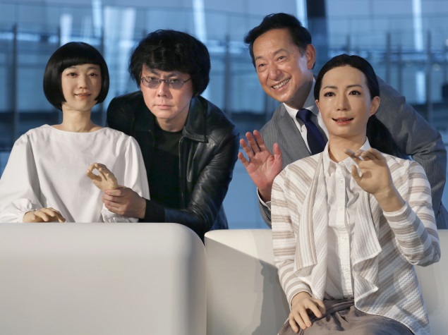 Social Robot to Give the Elderly Company