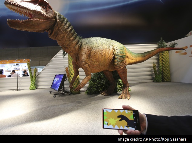 Robots Used to Showcase Latest Tech at Ceatec Japan Trade Show