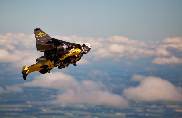 It's a bird, it's a plane, it's ... Swiss 'Jetman'