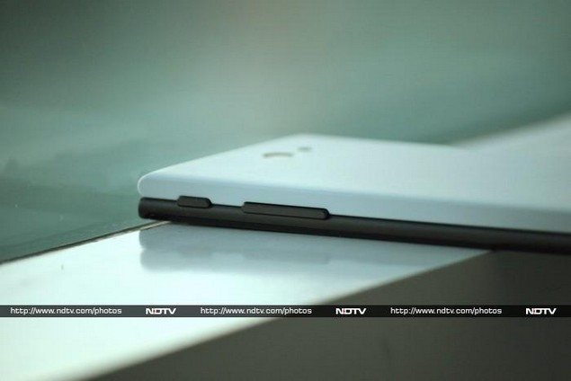 jolla_smartphone_buttons_ndtv.jpg