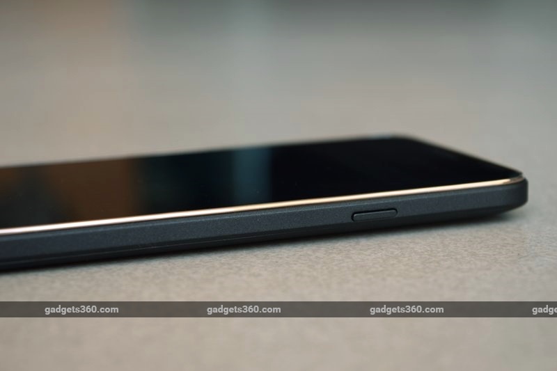 karbonn_quattro_l50hd_right_ndtv.jpg