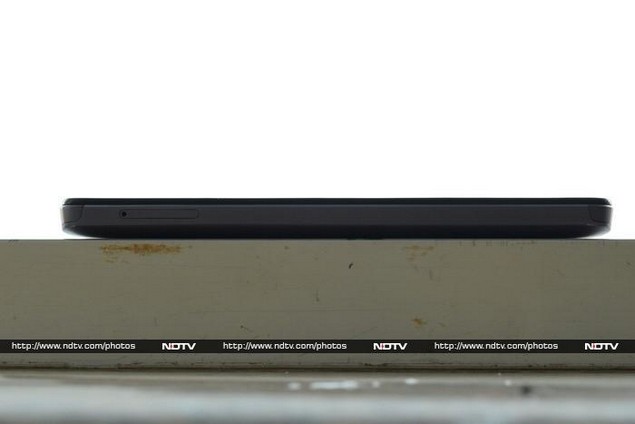 lenovo_s860_thickness_ndtv.jpg