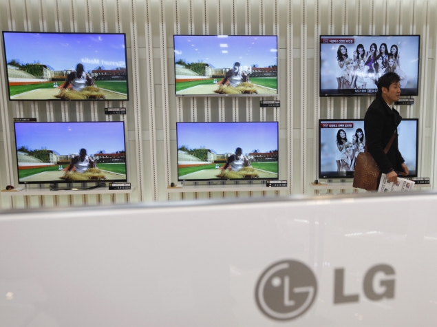 LG Display posts robust Q4 profit amid Apple worries